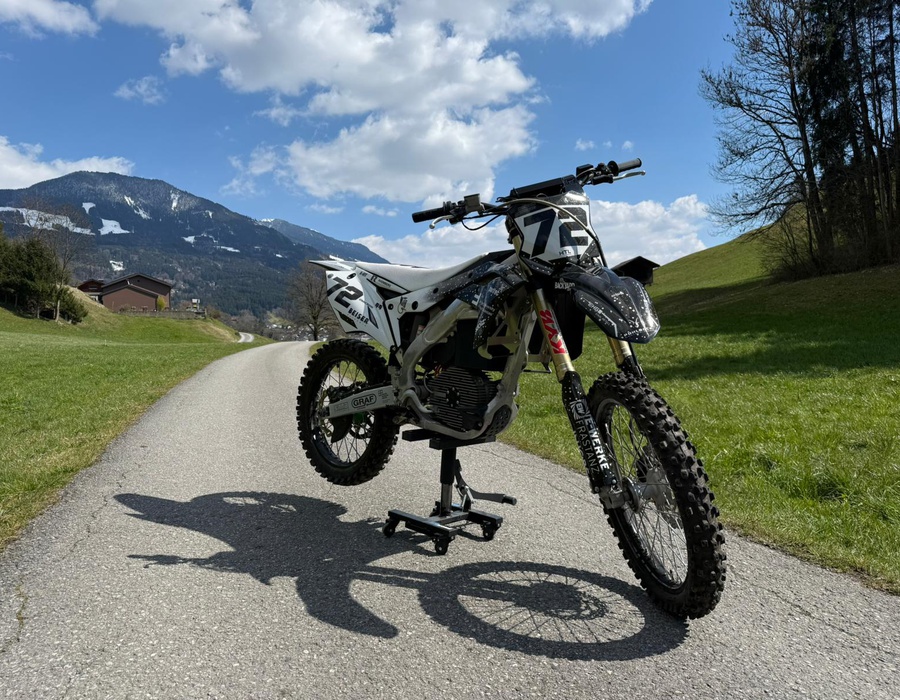 Graf Elektronik unterstützt HTL-Diplomarbeit "Elektro-Motocross" 🏍️⚡
