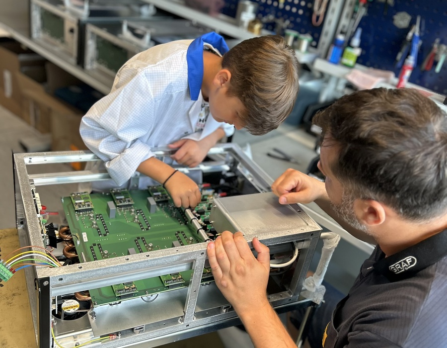 „Ich geh mit“-Tag bei Graf Elektronik – Nachwuchs auf Entdeckungstour! 👨‍👩‍👧‍👦